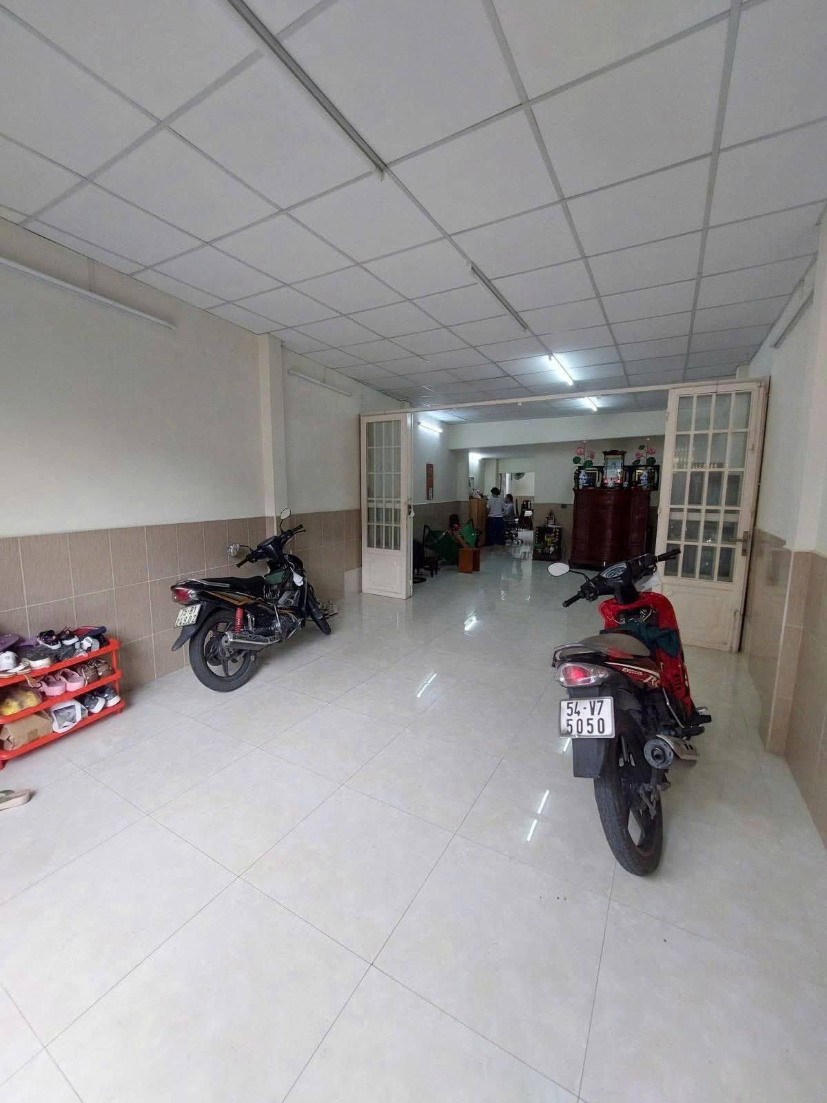 Bán nhà Gò Vấp, MTKD sầm uất, Đường số 20 thông Dương Quảng Hàm, 96m²,  9 tỷ TL